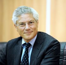 Intesa Sanpaolo libera dai vincoli Antitrust