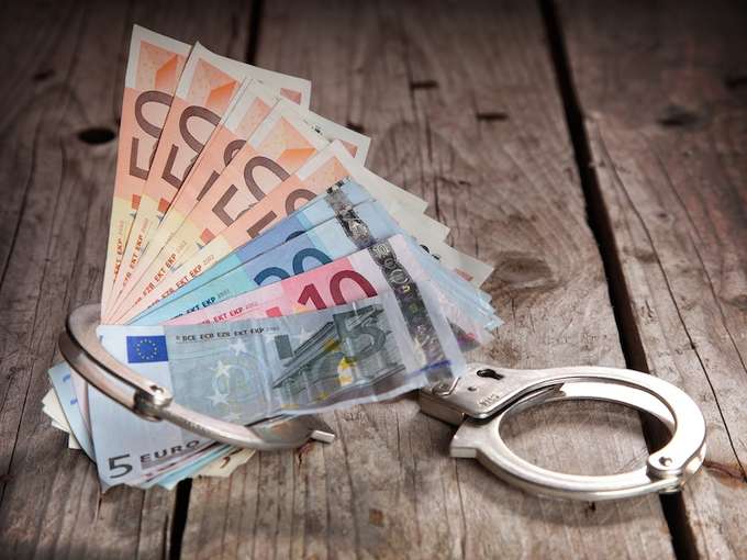 Antiriciclaggio, norme più snelle per il factoring