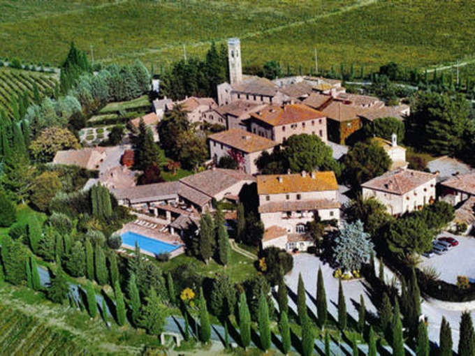 Allianz, Borgo San Felice premiato per l'impegno nel sociale