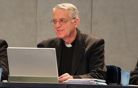 Allianz premia padre Federico Lombardi