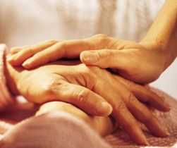 Gli anziani temono i tagli, ma continuano a scegliere la sanità pubblica