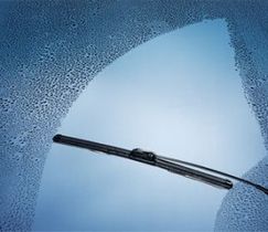 Riparando il vetro, in omaggio le spazzole tergicristallo