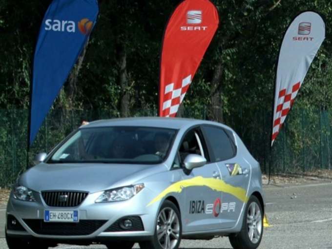 Sara Safe Factor: 50 ragazzi vincono il corso di guida sicura sul circuito di Vallelunga
