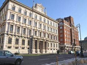 Manifestazione dei dipendenti di Generali a Trieste