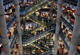 Lloyd's di Londra, utile semestrale a 1,67 miliardi di sterline (+21%)