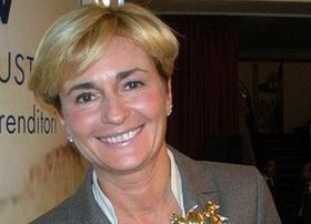 Il ministro Guidi striglia le assicurazioni