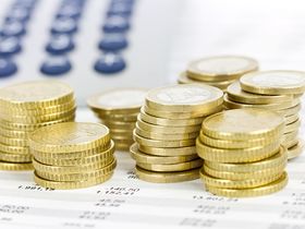 Ivass, rincari Rc auto colpiscono giovani e anziani