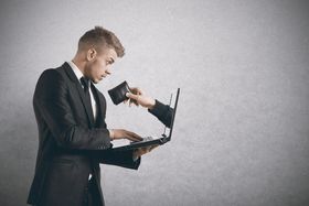 Cyber risk, Dual lancia polizza per Pmi