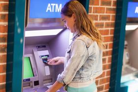 La sfida della digitalizzazione alle banche, occhio al cliente