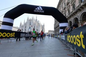 Aviva corre con la Lilt alla Milano Marathon