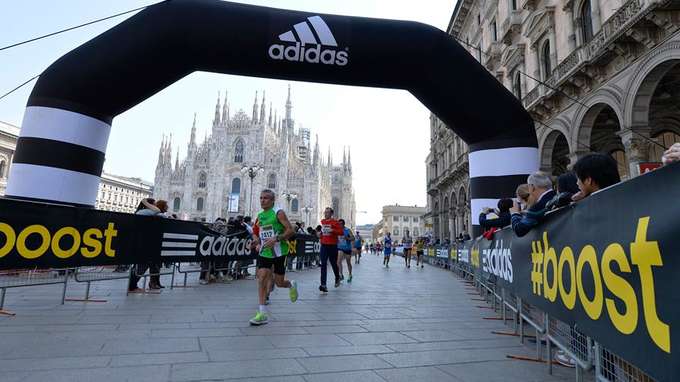 Aviva corre con la Lilt alla Milano Marathon