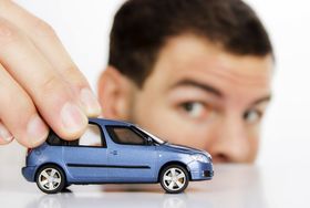 La polizza piace a rate: soprattutto ai giovani